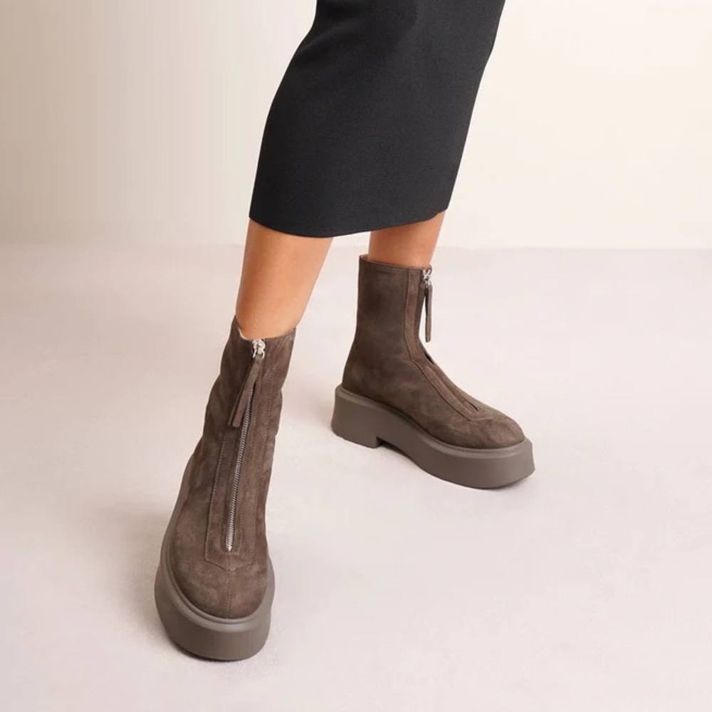The Row Suede Boots size 40 - Brown (Ash) - NEW WITH BOX
